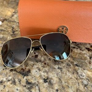 Tory. Burch aviator said sunglasses